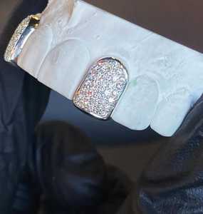 Iced Out Moissanite Diamond Grillz La déclaration ultime pour les batailles de rap et les performances sur scène - Product Image 2