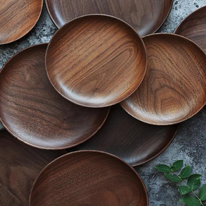 Assiettes rondes en bois pour décoration de table de mariage rustique Assiettes à dîner en bois avec finition naturelle pour une table élégante - Product Image 1