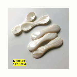 Cuillères en nacre naturelle utilisées pour servir les aliments, la vaisselle de table et la présentation culinaire - Product Image 3