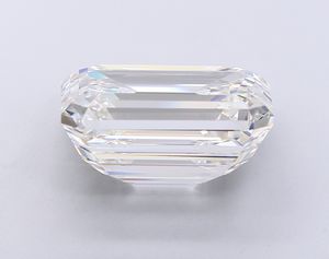 Diamante Cultivado en Laboratorio con Corte Esmeralda de 15.02 Quilates, Color G, Claridad VS1, Perforado con Láser, Certificado IGI - Product Image 2