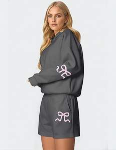 Ensemble de survêtement décontracté pour femmes, sweat-shirt à capuche ample à imprimé nœud et short de survêtement, en molleton, pour l'automne et l'hiver 2025 - Product Image 4