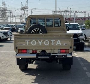 Camioneta Land Cruiser de Calidad en Venta, Motor Diésel, Tracción Delantera, Caja de Cambios Automática, Tamaño de Neumáticos R16, Volante a la Derecha, Cuero Oscuro - Product Image 6