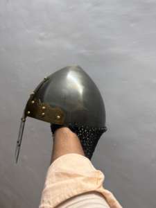 หมวกเกราะจมูกแบบนอร์มันโบราณทำมือ พร้อมชุดเกราะโซ่ ขัดเงา สไตล์ยุคกลาง โบราณ เป็นมิตรกับสิ่งแวดล้อม - Product Image 3