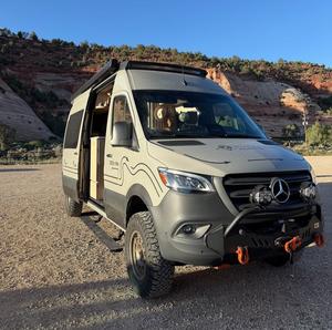 Autocaravanas 4x4, Remolque de Viaje Todoterreno, Caravana para Acampar y Uso con Camioneta, Casa Móvil para Exteriores - Product Image 1