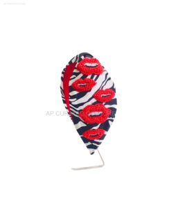 Turban pour femmes, tendance, multicolores, sur le thème des lèvres, traditionnel, fait à la main, brodé à la main, design moderne, fils - Product Image 1