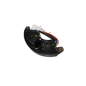 Régulateur de tension automatique (AVR) 230V avec écran LCD et construction en cuivre/PC pour contrôle du courant alternatif 60/50Hz (sortie 210V) - Product Image 1