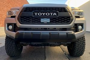 TOYOTA TACOMA TRD OFF-ROAD DOBLE CABINA 2019 USADA, CON VOLANTE A LA IZQUIERDA/DERECHA - Product Image 2