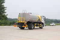 Produit standardisé pour ligne de montage/Moteur de camion citerne à eau KLF 15 m³/ Pompe à eau haute puissance personnalisée/Stockage d'eau à 2-3 compartiments
