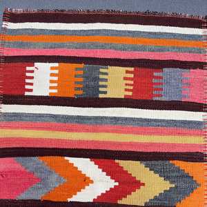 Tapis turc 2,8 x 10,6 pieds, tapis vintage, tapis en laine rouge à pois - Product Image 2