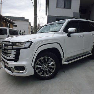 รถยนต์ปี 2022 ขับเคลื่อนสี่ล้อ พื้นที่ภายในสีเข้ม เบาะหนัง พวงมาลัยซ้าย ยาง R18 รถซีดาน มาตรฐานยูโร 4 สภาพดีเยี่ยม - Product Image 1