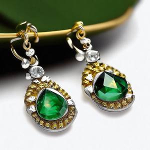 Pendientes de diseñador de Plata de Ley 925 tachonados con verde para niñas y mujeres Pendiente chapado en oro de 18K - Product Image 4
