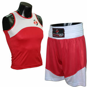 Uniformes de boxe en satin personnalisés professionnels Kick Boxing Shorts et gilets avec logo personnalisé - Product Image 2