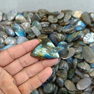 ลาบราดอไรต์ธรรมชาติทรงคาโบชอง ขัดเงา สีฟ้าอมเขียว ประกายคริสตัล สำหรับงานประดิษฐ์เครื่องประดับ ของสะสม และตกแต่ง - Product Image 5