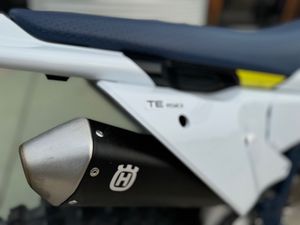 Disponible dès maintenant : Nouvelles motos Enduro TE 150 2025 en stock - Product Image 5