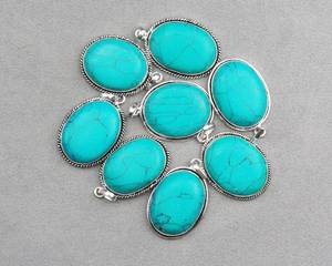 Collier pendentif turquoise créé en laboratoire fait à la main Unique forme mixte pierres précieuses superposition en argent Sterling plaqué or unisexe Hippie - Product Image 2