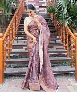 Hermosa ropa de fiesta Sari impreso digital con pieza de blusa Las mujeres indias usan Sari Precio bajo Venta al por mayor Étnico pista color - Product Image 6