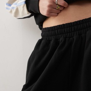 ชุดวอร์มผู้หญิงแบบ OEM สีสันตัดกัน ดีไซน์แพทช์เวิร์ค เสื้อแจ็คเก็ตคอตั้งแบบซิปและกางเกงขายาวทรงกว้าง ชุดออกกำลังกายสองชิ้น - Product Image 6