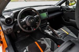 TOYOTA GR86 2025 Extrêmement Propre, Boîte Manuelle 6 Vitesses, Prêt à être Expédié - Product Image 4