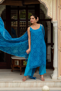 Ensemble de robe droite brodée Gulabi Galiyan Blue Bandhej, décontractée, en georgette, avec dupatta pour adultes - Product Image 2