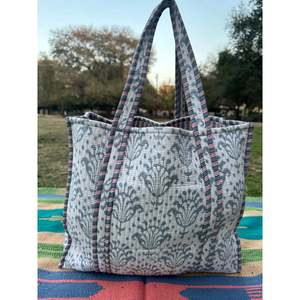 Bolsa de Mano Reversible Extra Grande de Algodón Acolchado, Ecológica, Resistente, con Motivo Blanco y Gris, para Compras, Fin de Semana - Product Image 2