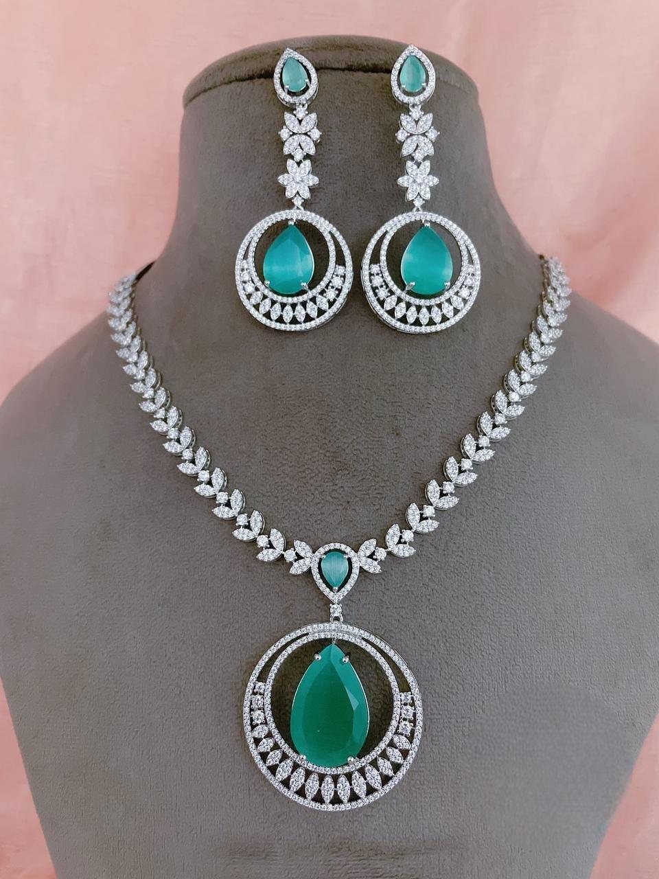 ทะเลสีเขียว