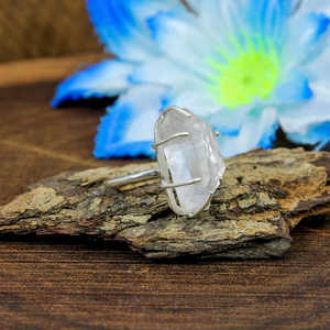 Anillo fino de platino certificado IGI para hombre con diseño de conjunto de puntas delicadas de ópalo de cuarzo de cristal de corte suave - Product Image 3