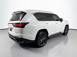 Un Excelente SUV Crossover Usado LX 600 F SPORT HANDLINE 2023 con Tracción en las Cuatro Ruedas - Product Image 5