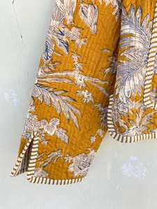 เสื้อโค้ทลำลองสำหรับผู้หญิงสำหรับฤดูหนาว พร้อมลายพิมพ์บล็อกด้วยมือ แจ็คเก็ตผ้าควิลท์ ทำด้วยมือ ผ้าสำหรับผู้หญิง เทคนิคการซักแบบวินเทจ สไตล์ใหม่ - Product Image 4