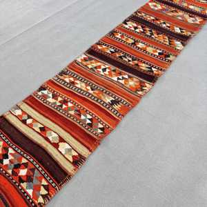 Alfombra turca vintage de 2.6x10.7 pies (79x327 cm), Kilim rojo marrón con lunares - Product Image 3