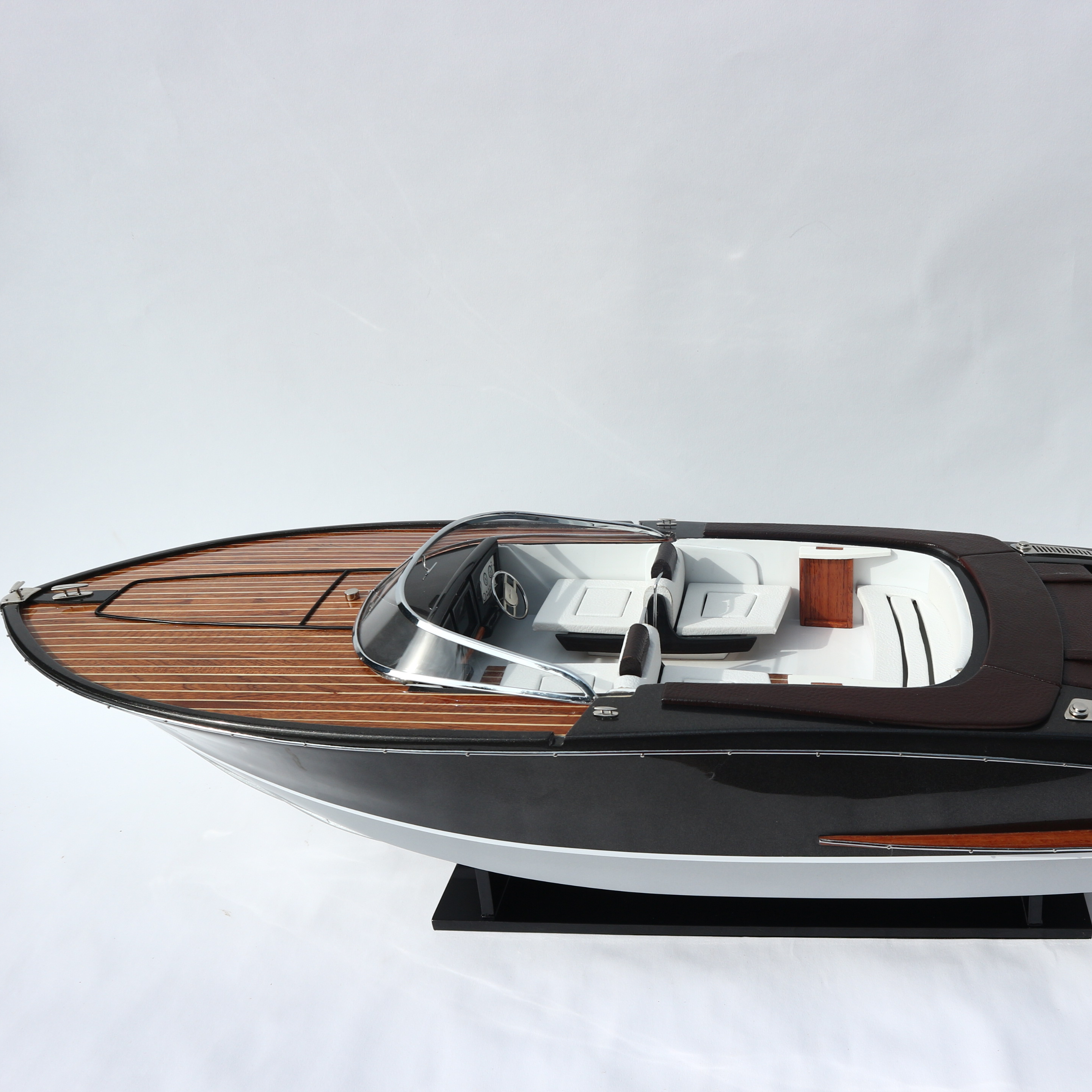 Riva, bateaux de luxe en Provence | Provence 7