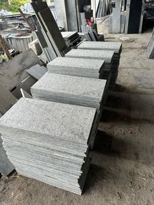 Tuiles de granit gris acier flammé taille de coupe personnalisée Surface antidérapante pour les allées extérieures pavage salle de bain escalier aménagement paysager - Product Image 6