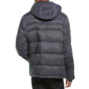 Veste d'hiver matelassée pour l'extérieur avec un rembourrage épais et chaud, une doublure douce et un design confortable et durable - Product Image 4