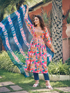 Dhwaja Export - Conjunto de Kurta, Pantalón y Dupatta para Mujer, con Estampado Digital Maslin, Bordado y Parte Inferior de Seda Chinon - Product Image 6