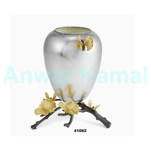 <b>Set</b> of <b>3</b> Pcs Handmade Gold Metal Flower <b>Vases</b> Decorative Flower Pot for Home Wedding Party Event Hotel & Restaurant Decor - Product Image 3