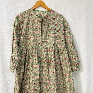 Maxi vestido con estampado de bloques florales hecho a mano de una pieza de algodón para mujer vestido de verano silueta suelta cintura Natural Boho Collage Top - Product Image 1