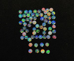 Lot de pierres précieuses en vrac de cabochon rond en opale éthiopienne naturelle 3-6 MM, pierre précieuse d'opale éthiopienne pour la fabrication de bijoux certifiée IGI - Product Image 1