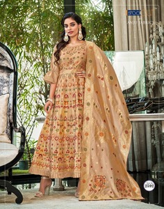 Robe Anarkali Kurti en soie jacquard pour femme, avec dupatta, nouvelle collection, tenue traditionnelle indienne pour mariage et fêtes. - Product Image 5