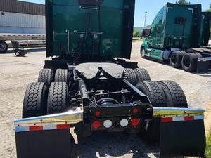 Camion semi-remorque Kenworth Sleeper 2022 2021 2023 - Paccar 455HP, boîte manuelle 13 vitesses, camion d'occasion à vendre dans le monde entier - Product Image 3