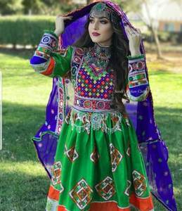 Belle robe ethnique Kuchi pour filles afghanes pour fêtes et occasions spéciales à prix d'usine - Product Image 3