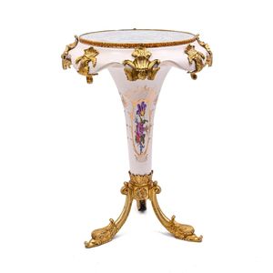 Table d'appoint ronde de luxe avec plateau en porcelaine peint à la main et accents en laiton doré orné pour la décoration du salon de la maison - Product Image 5