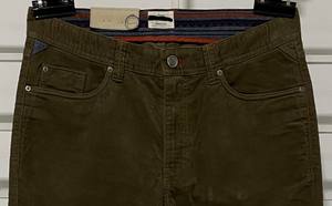 กางเกงผ้าลูกฟูกสำหรับผู้ชายผ้าลูกฟูกบางระบายอากาศได้ดีย้อมสีเรียบด้วยการออกแบบตรงมีบริการ OEM ตามสั่งฤดูร้อน - Product Image 3