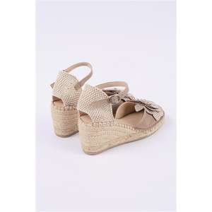 Alpargata cerrada con punta en cuña - Product Image 3