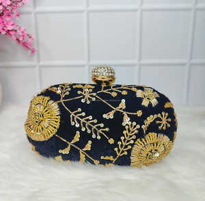 Pochette de travail élégante brodée et perlée pour femmes et filles vente chaude dans le golfe arrivée à bas prix - Product Image 5