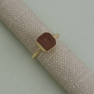 Bague en pierre précieuse de quartz fraise brute naturelle Bague en pierre de guérison à la mode - Product Image 3