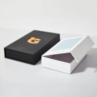 Boîte en forme de livre magnétique blanche et noire personnalisée boîte cadeau en papier d'emballage en carton rigide pour IPHONE Samsung emballage de coque de téléphone