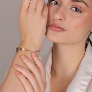 Bracelet manchette ajustable fait main en plaqué or 18 carats avec pierre semi-précieuse labradorite |   Laiton de haute qualité certifié, tendance pour femmes - Product Image 5