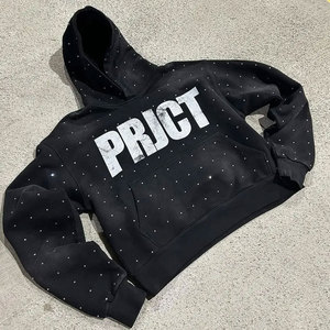 Sudadera con Pedrería de Diseño Deslumbrante para un Look Atrevido, Mezcla de Algodón, Moda Urbana Brillante, Sudadera con Pedrería para un Estilo Informal y Brillante - Product Image 1