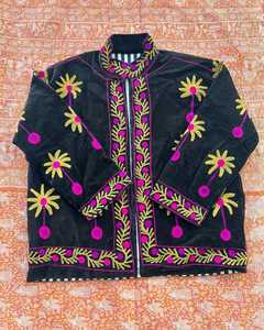 เสื้อแจ็กเก็ตสั้นของผู้หญิง suzani ทำมือปักผ้ากำมะหยี่ไซส์ฟรีไซส์สำหรับฤดูหนาว - Product Image 1