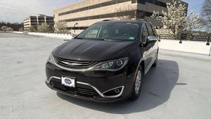 Chrysler 2017 d'occasion. Pacifica - Product Image 2