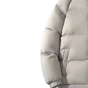 เสื้อแจ็คเก็ตพัฟเฟอร์แบบกำหนดเองสำหรับฤดูหนาว พร้อมปกคอตั้ง มีฮู้ด กันน้ำและกันลม พร้อมโลโก้ด้านหน้า - Product Image 4